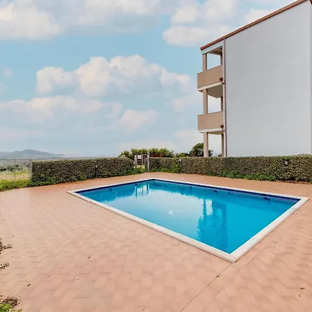 Private Swimming Pool And Private Garden