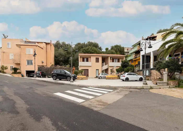 Private Swimming Pool And Private Garden Badesi