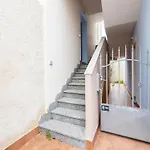 Apartmán Private Swimming Pool And Private Garden