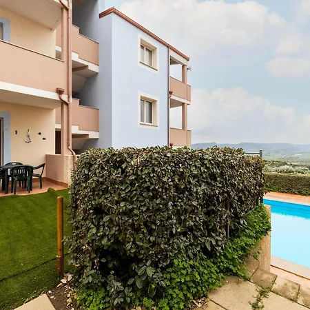 Apartment Private Swimming Pool And Private Garden Badesi