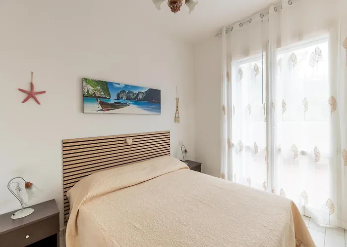 Private Swimming Pool And Private Garden Apartment *