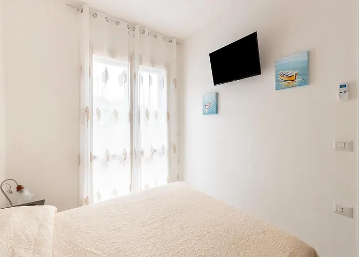 Private Swimming Pool And Private Garden Apartment Badesi